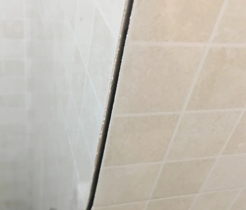铜陵市瓷砖空鼓维修公司分享阳台瓷砖脱落的修复过程可以分为以下几个步骤
